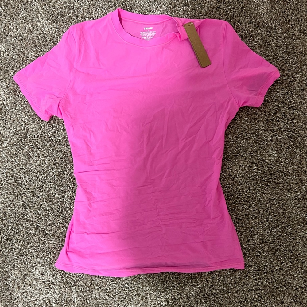 Skims Fits Everybody T-Shirt- Neon Orchid